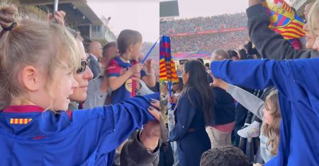 Anna Lewandowska dopinguje "Lewego" na meczu w Barcelonie. Na stadion zabrała CÓRKI