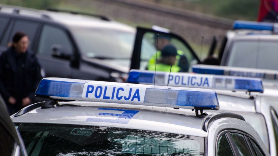 Policja rejestruje wykroczenia za pomoc? drona
Fot. NewsLubuski/East News, Zielona Gora, 21.09.2022. Dzialania policjantow z Wydzialu Ruchu Drogowego w ramach akcji ROADPOL Safety Days czyli Dni Bezpieczenstwa Ruchu Drogowego. Mundurowi sprawdzaja trzezwosc kierowcow, kontroluja predkosc samochodow i przy pomocy drona rejestruja wykroczenia kierujacych.
NewsLubuski