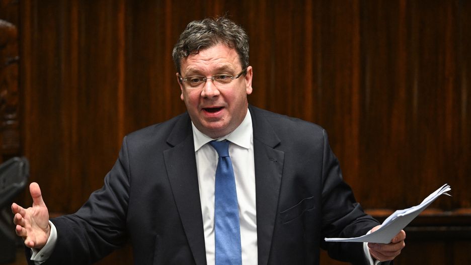 Warszawa, 06.03.2024. Poseł PiS Michał Wójcik w Sejmie w Warszawie, 6 bm. Sejm rozpoczął trzydniowe posiedzenie. Parlamentarzyści zajmą się m.in. rządowym projektem noweli ustawy o Krajowej Radzie Sądownictwa, a także projektem uchwały ws. Trybunału Konstytucyjnego. (sko) PAP/Radek Pietruszka