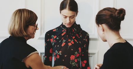 Magda Butrym zaprojektowała kolekcję dla H&M. "Celebrujemy kobiecość i piękno"