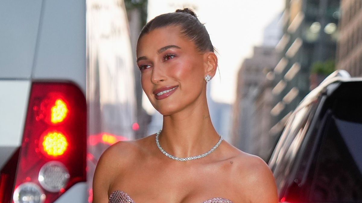 Hailey Bieber lansuje paznokciowy trend na zimą 2025/26
