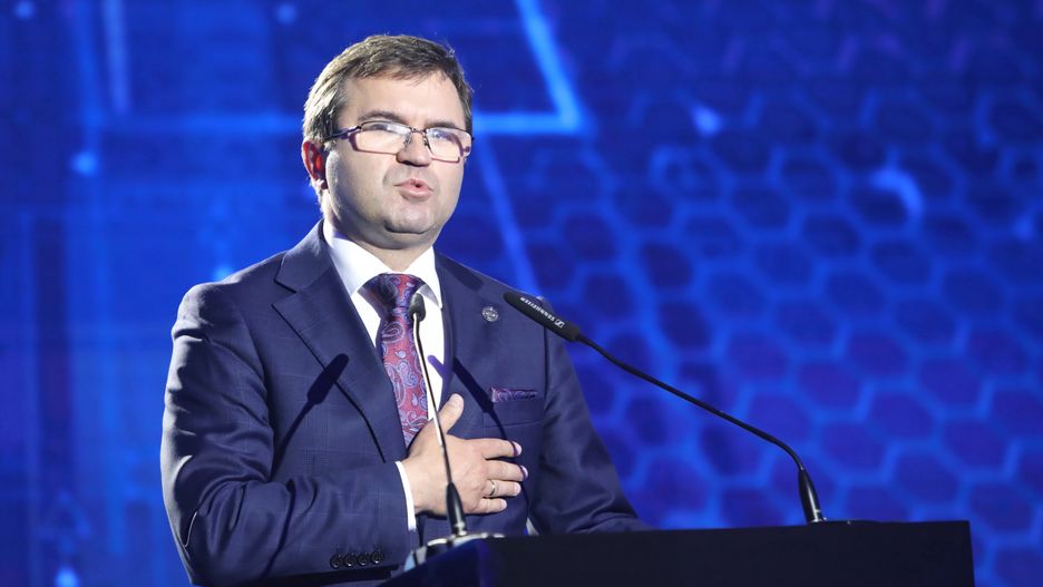 Warszawa, 27.06.2021. Poseł koła "Wybór Polska" Zbigniew Girzyński podczas kongresu wyborczego partii Porozumienie w Warszawie, 27 bm. Zaplanowane zostało głosowanie, które wyłoni nowego prezesa partii. (mr) PAP/Wojciech Olkuśnik