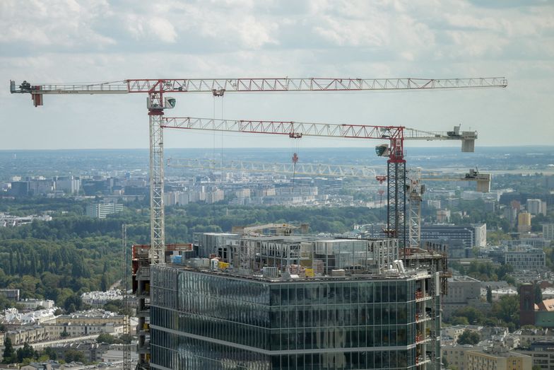 Rozbudowa powierzchni biurowych w polskich miastach nie zwalnia