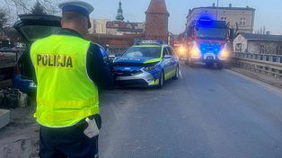 Nowe Miasto Lubawskie: Czołowe zderzenie na moście. Trzy osoby zostały ranne