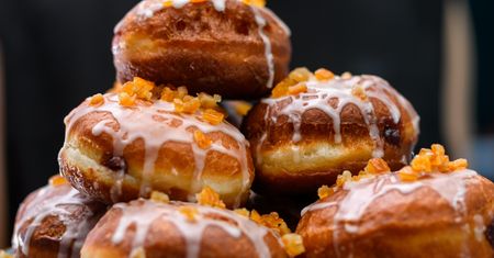 Planujesz kupić pączki na tłusty czwartek? Tak sprawdzisz czy są świeże
