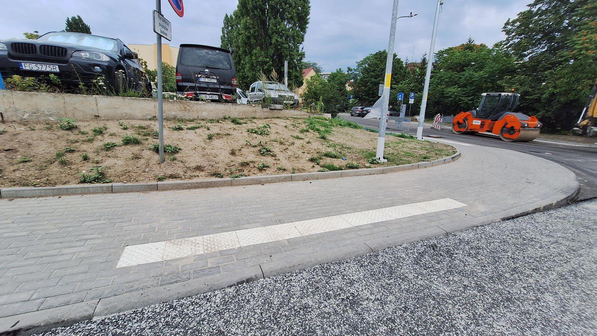 Miejsca, w których będą nasadzenia, łatwo rozpoznać. To tereny, gdzie już rośnie trawa.