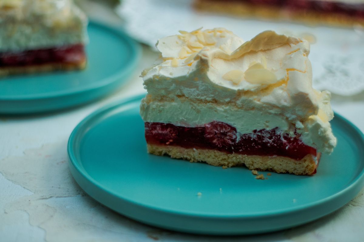 Raspberry Cloud Cake