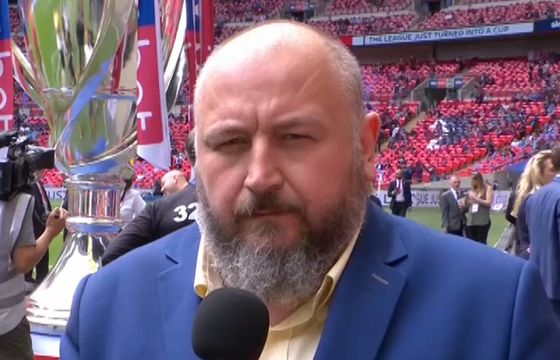 Marcin Grzywacz w redakcji sportowej radiowej Trójki