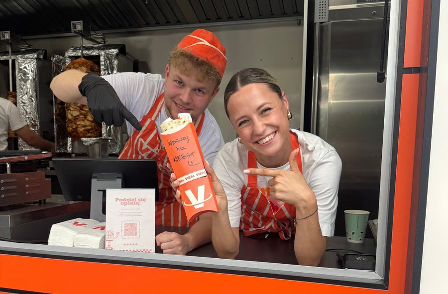 VIRAL Kebab On Tour - kultowy foodtruck zawita do Kielc oraz wró