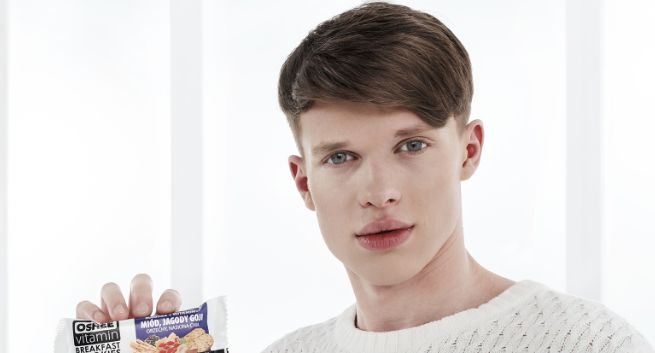 Oshee reklamuje batony Musli Bar i ciasteczka Breakfast Cookies (wideo)