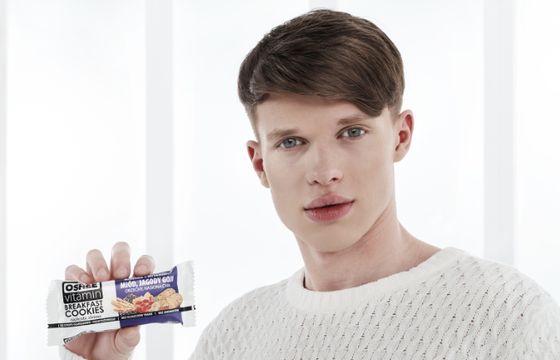Oshee reklamuje batony Musli Bar i ciasteczka Breakfast Cookies (wideo)