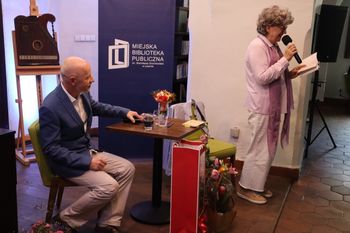 Leszno: Jubileuszowe spotkanie, czyli "Koniugacja imienia" Eleonory Biberstajn w Bibliotece Ratuszowej