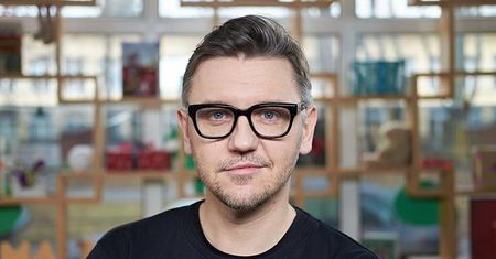 Krzysztof Czeczot już po szczepieniu na COVID-19. Aktor wyjaśnia.