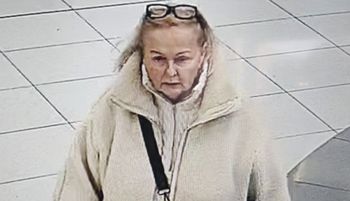 Obrzydliwy wybryk w galerii. Teraz wszyscy zobaczą jej twarz