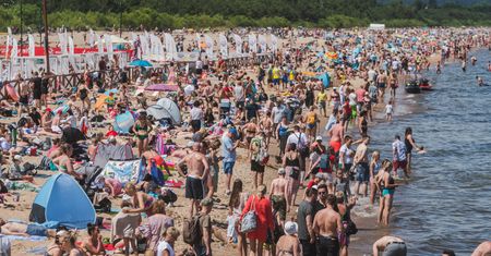 Bonus na wakacje od pracodawcy. Niektórzy mogą liczyć nawet na 4,5 tys. zł