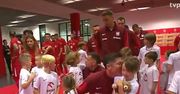 Lepszej eskorty mieć nie mogli! Zobaczcie, kto odprowadził Polaków