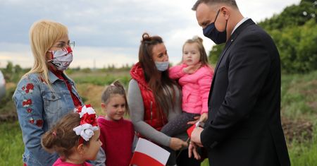 Wybory prezydenckie. Nowy spot PiS i sztabu Andrzeja Dudy uderzający w opozycję. Kluczowy przekaz: współpraca albo chaos