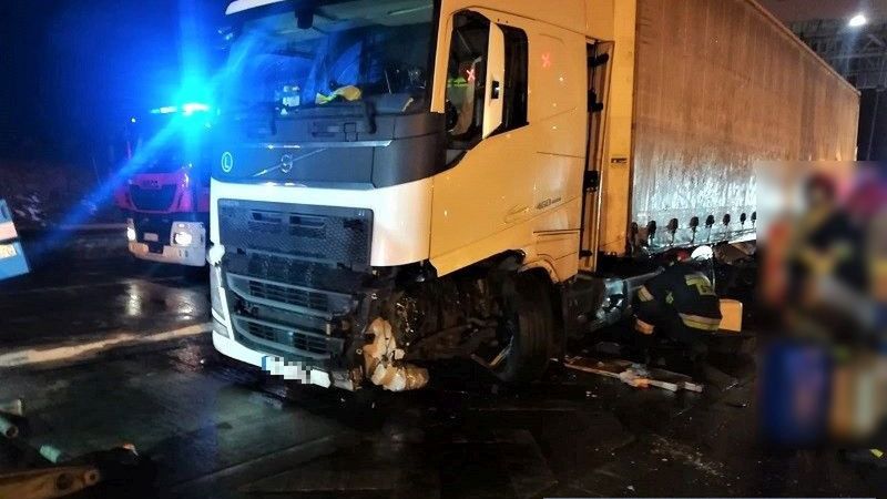 Wrocław. TIR wjechał w bramki na autostradzie A4. Kierowca miał 1,7 promila alkoholu