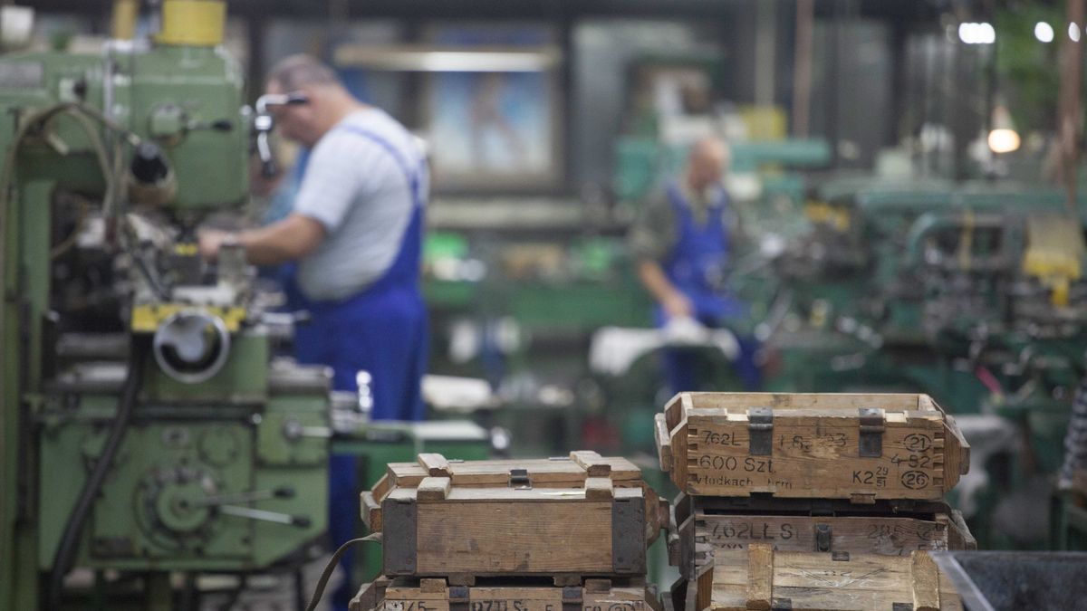 Hala produkcyjna
Micha� Walczak
hala, kontrakt, Mesko, PGZ, podpisanie, Polska Grupa Zbrojeniowa, po�yczka, produkcja, przemys� zbrojeniowy, umowa, zbrojeni�wka