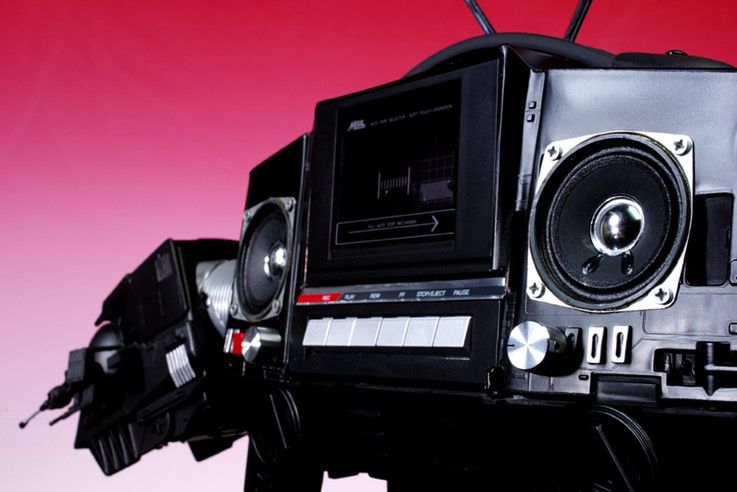niezłe gadżety: Boombox w kształcie AT-AT 2