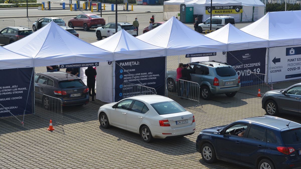 Koronawirus covid punkt szczepień szczepienia szczepionki