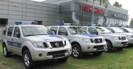 42 Nissany Pathfindery dla polskiej Policji