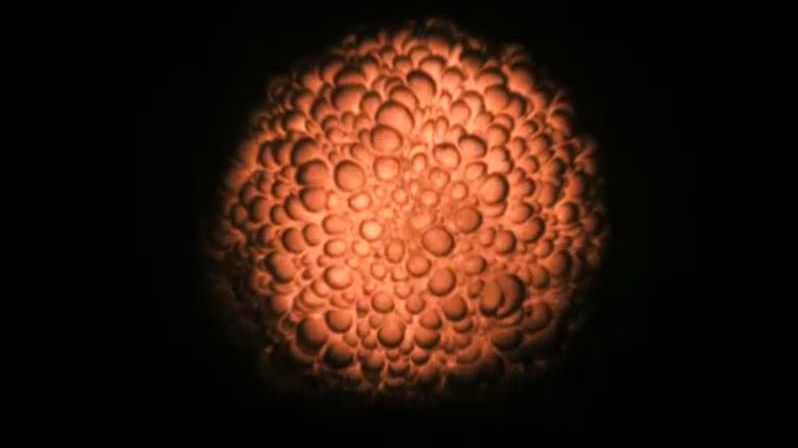 Piękno podwodnej eksplozji w zwolnionym tempie [wideo] 1