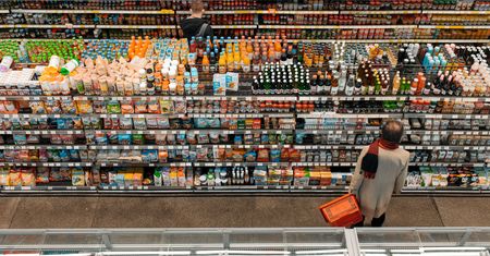 Kaucje za butelki z plastiku, szkła i puszek. Projekt rozporządzenia pokazuje wzrost cen