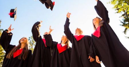 Trzy znane polskie uniwersytety złożyły zawiadomienie do prokuratury. Chodzi o dyplomy