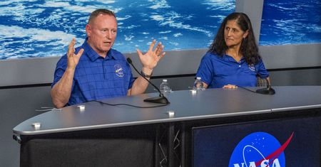 Utknęli w kosmosie na dziewięć miesięcy. NASA chce im to wynagrodzić