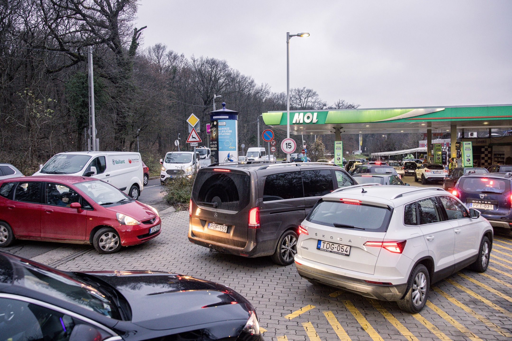 Queues at Hungarian Gas Stations as Fuel Supplies DwindleBloombergprice cap, supply, fossil fuels, european, drivers, fuel price cap, fuel price, fuel supply, fuels, hungarian, euro members, gasoline, petroleum, emea, hungary economy, business news, industries, automobiles, energy, natural resources, e.u., eu, oil, gas