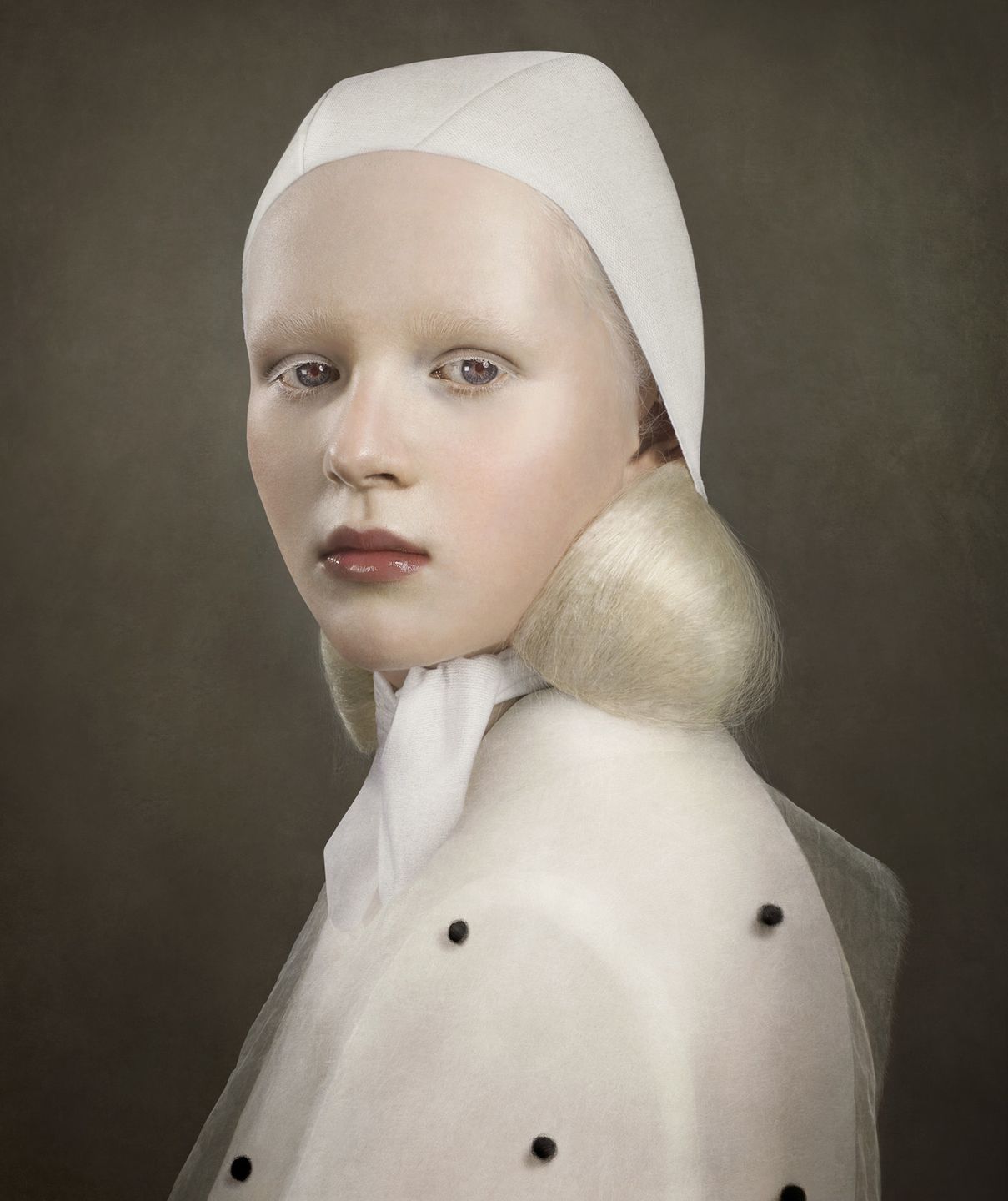 Justine Tjallinks opowiada historię albinizmu w swoim projekcie „Jeweled” 4