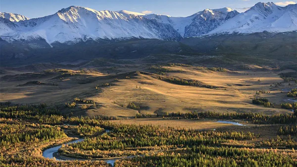 Syberia, Ałtaj, widok na Góry Północnoczujskie