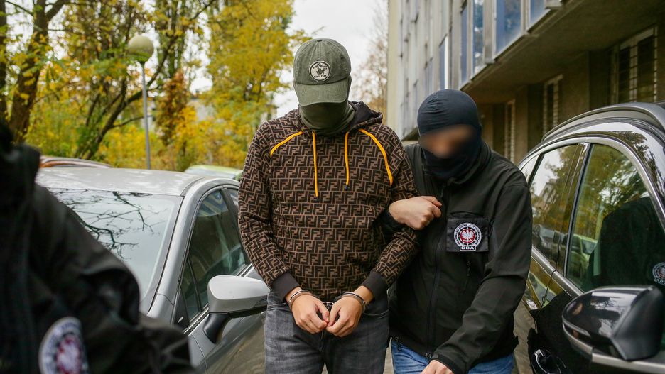 Pawe� Szopa
Jarek Praszkiewicz
departament, doprowadzenie, Pawe� Szopa, podejrzany, prokuratura, wydzia� zamiejscowy