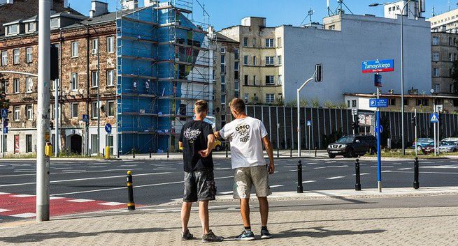 Good Looking Studio protestuje przeciw zamalowaniu historycznych warszawskich murali