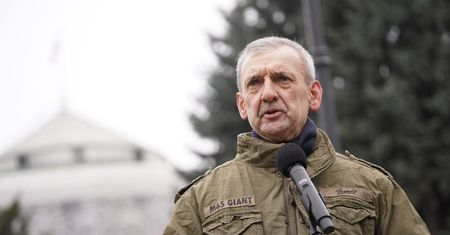 Afera mailowa. Wyciekł plan "ataku" na Broniarza. Szef ZNP: Doświadczam tego nadal