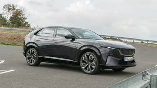 Pierwsza jazda: Mazda CX-6e - trzeba grać takimi kartami, jakie się dostało