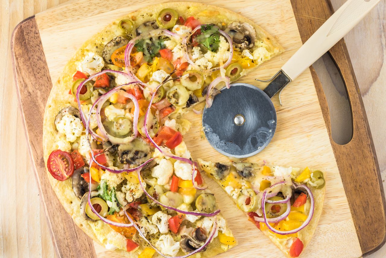 Pizza na spodzie z kalafiora