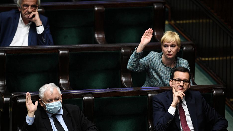 Wybory prezydenckie 2020. Sejm uchwalił ustawę PiS. "Maszynka do głosowania"