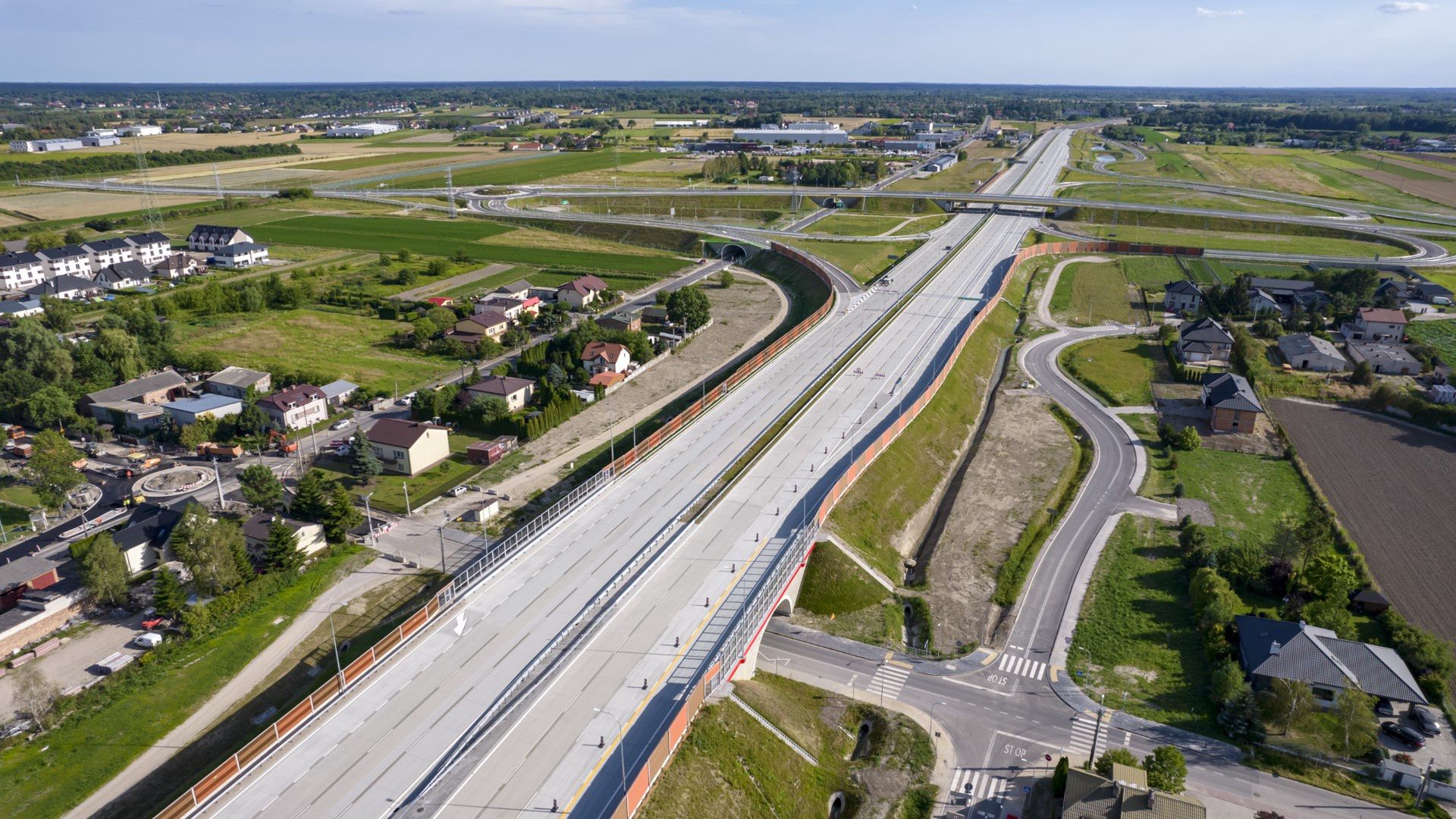 Odcinek drogi ekspresowej S7 Warszawa Lotnisko-Lesznowola przygotowywany na otwarcie