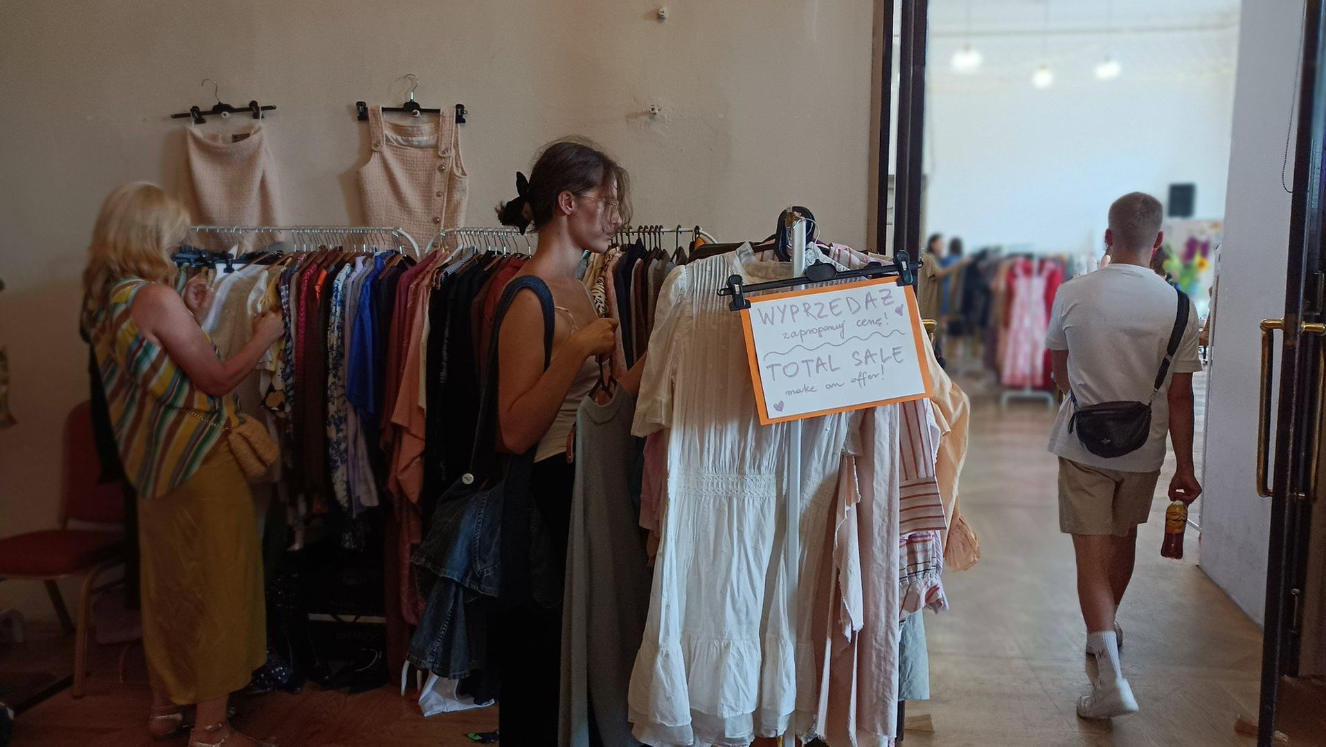 SOBOTA-NIEDZIELAWyjątkowe ubrania, moda vintage i lokalni twórcy - to wszystko znajdziecie na Targach Jedwab już w ten weekend!adres: Rynek Główny 34godziny: 11:00-18:00