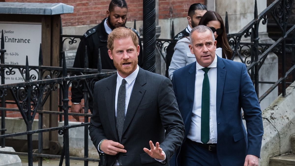LONDON, UNITED KINGDOM - MARCH 30: Prince Harry, Duke of Sussex, leaves the High Court after attending the fourth day of the preliminary hearing in a privacy case against Associated Newspapers, the publisher of the Daily Mail, over alleged phone-tapping and privacy breaches in London, United Kingdom on March 30, 2023. (Photo by Wiktor Szymanowicz/Anadolu Agency via Getty Images)