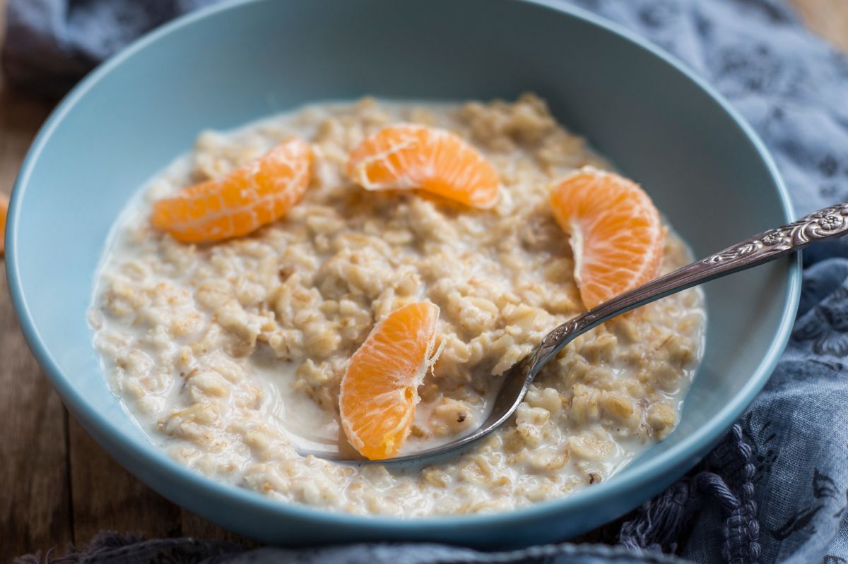 Nutritious start: Energize mornings with oatmeal & tangerines