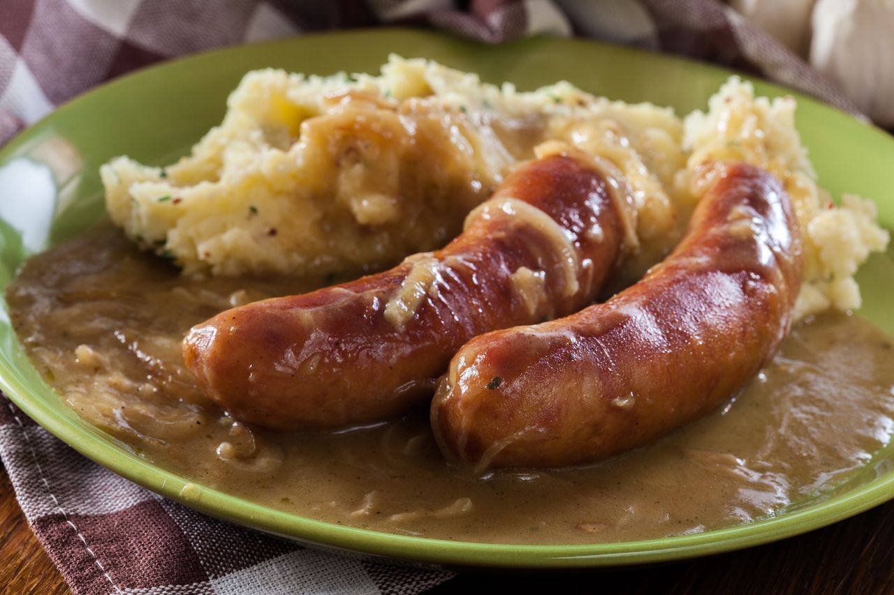 Tylko w tej temperaturze piekę kiełbasę. Smakuje jak prosto z ogniska