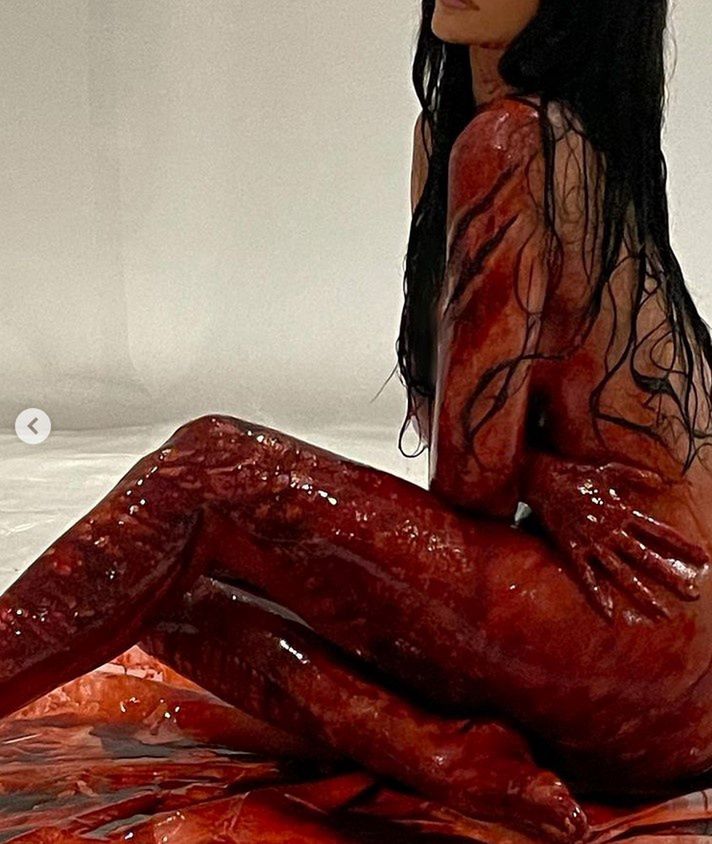 Kylie Jenner we krwi promuje linię kosmetyków