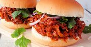 Na kolację przygotowuję ulubionego burgera. Przepis mam od kuzynki wegetarianki
