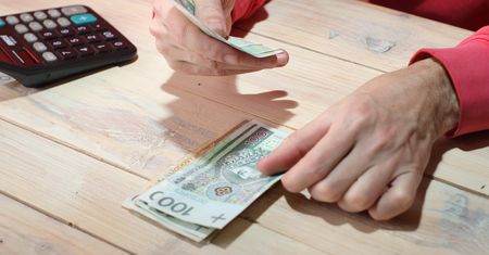 Firma może wymagać zapłaty abonamentu. Karę zapłaci pracownik