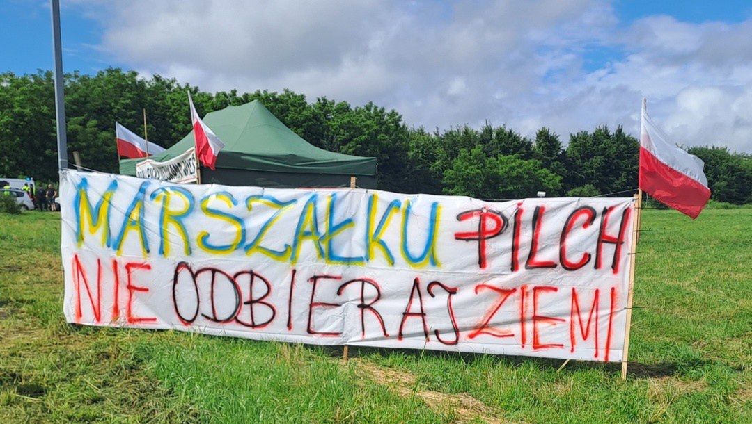 Mieszkańcy protestujący w sprawie DK 881