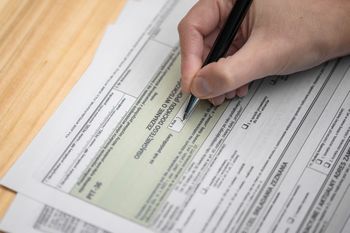 Zwrot podatku PIT może nie wrócić do Ciebie w całości. Kto ma prawo do zajęcia pieniędzy?