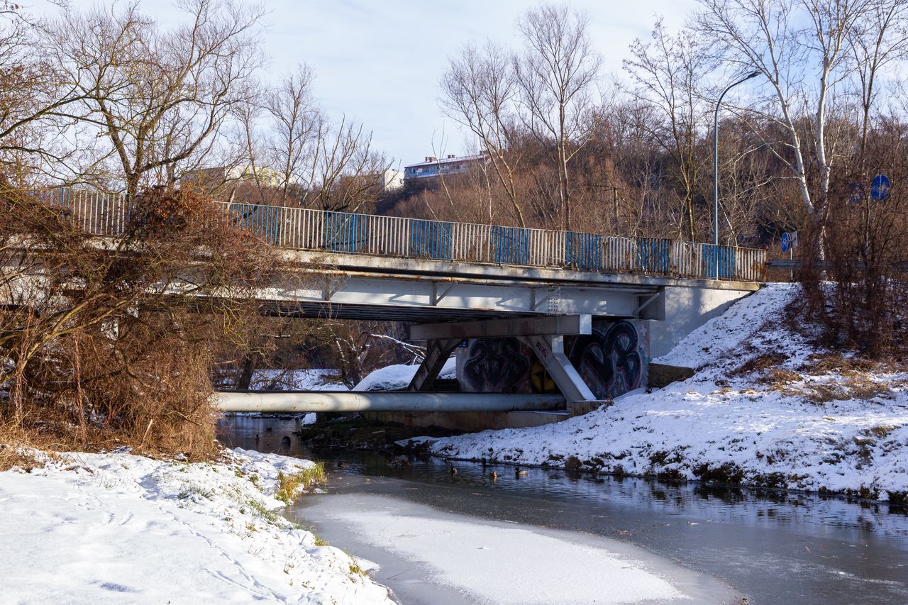 Powstanie kładka nad Brzeźnicą. Rozstrzygnięto przetarg i podpisano umowę